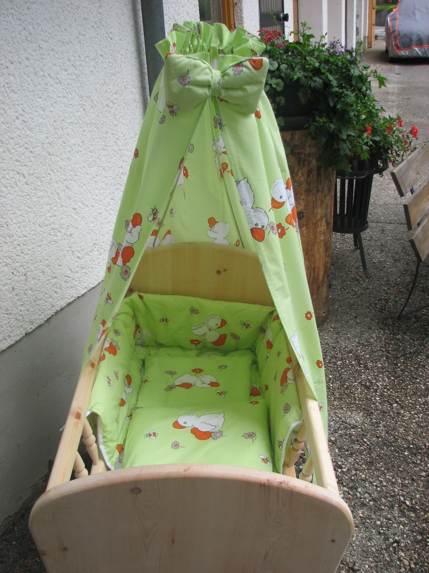DIY Bauplan Baby Wiege aus Holz - haftig.at