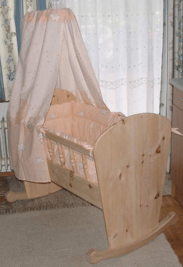 DIY Bauplan Baby Wiege aus Holz - haftig.at
